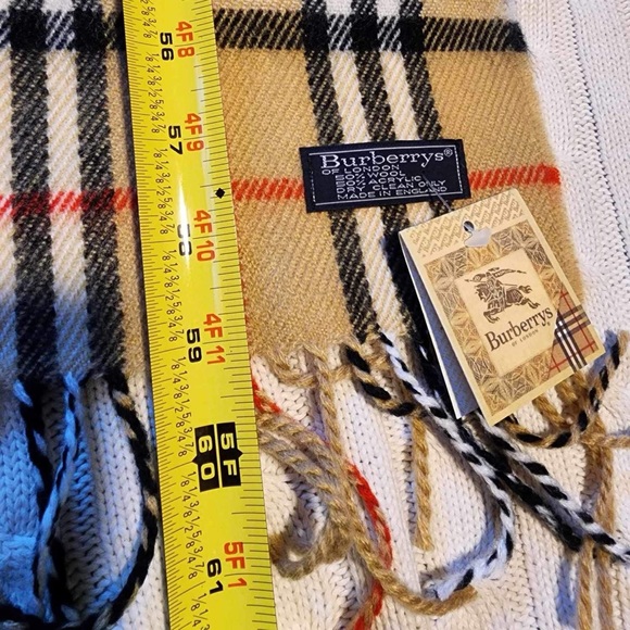 Nwt Burberry plaid fringe scarf - Picture 2 of 3